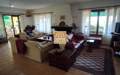 Storslått villa med vakker utsikt og privatliv i Sierra de Altea Golf.